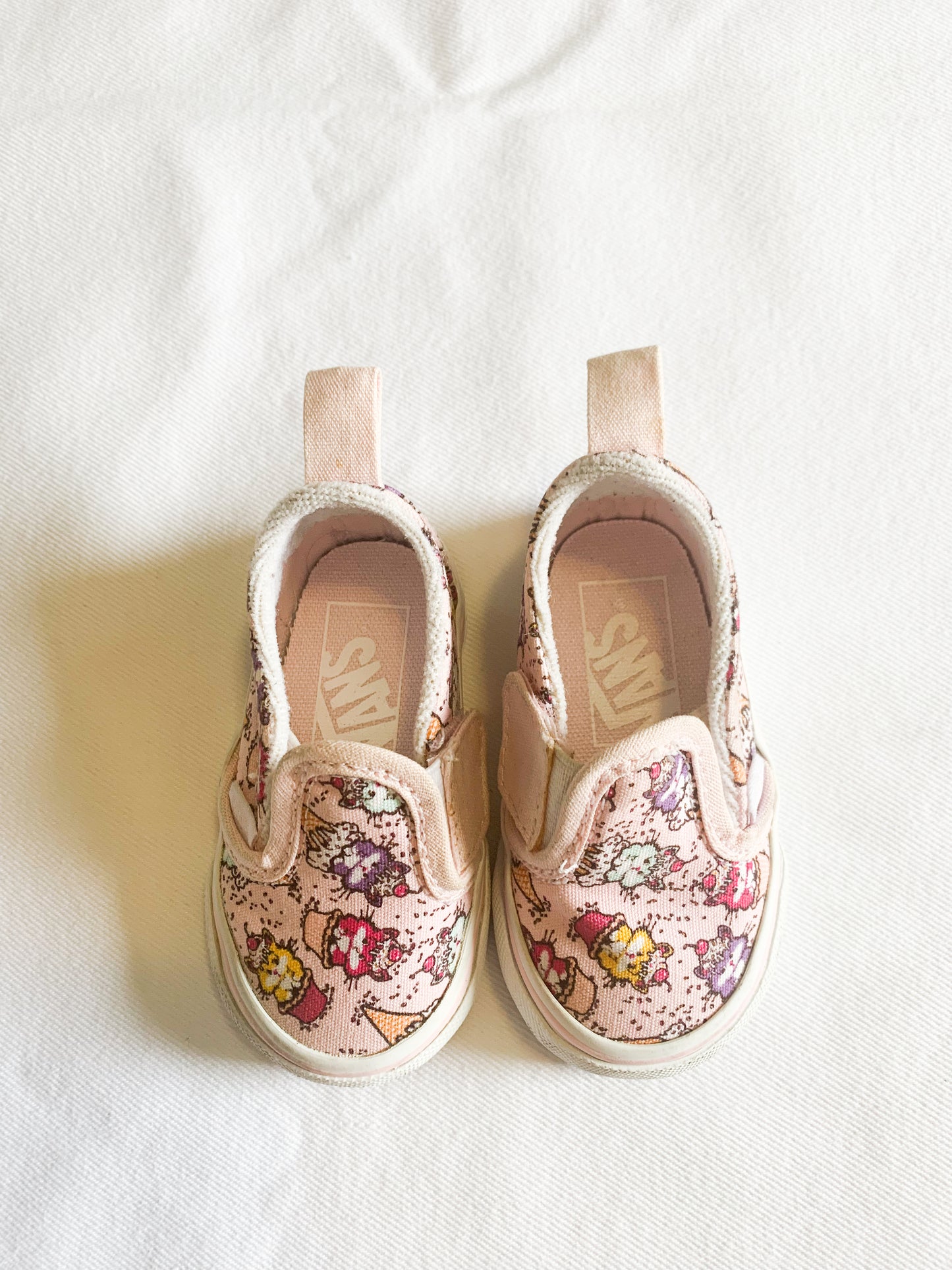 Vans Kitty Treats Classic Slip-Ons 3C