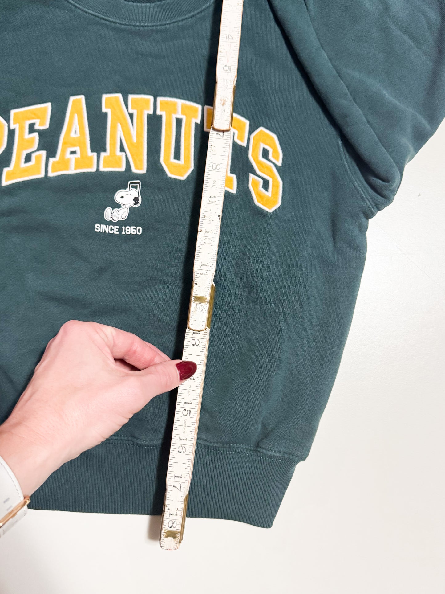 UT Peanuts pullover 7-8Y