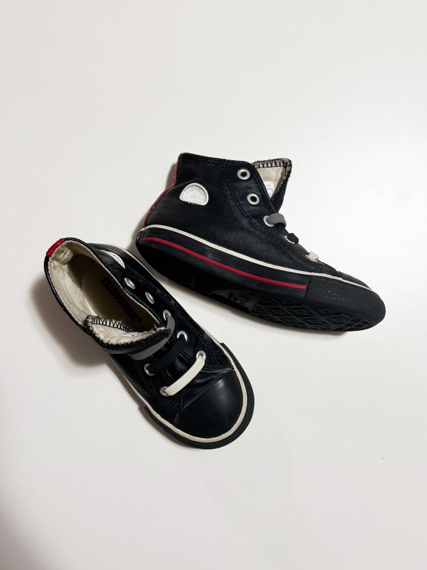 Chuck Taylor Hightops size 8 US