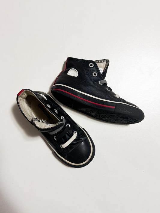 Chuck Taylor Hightops size 8 US