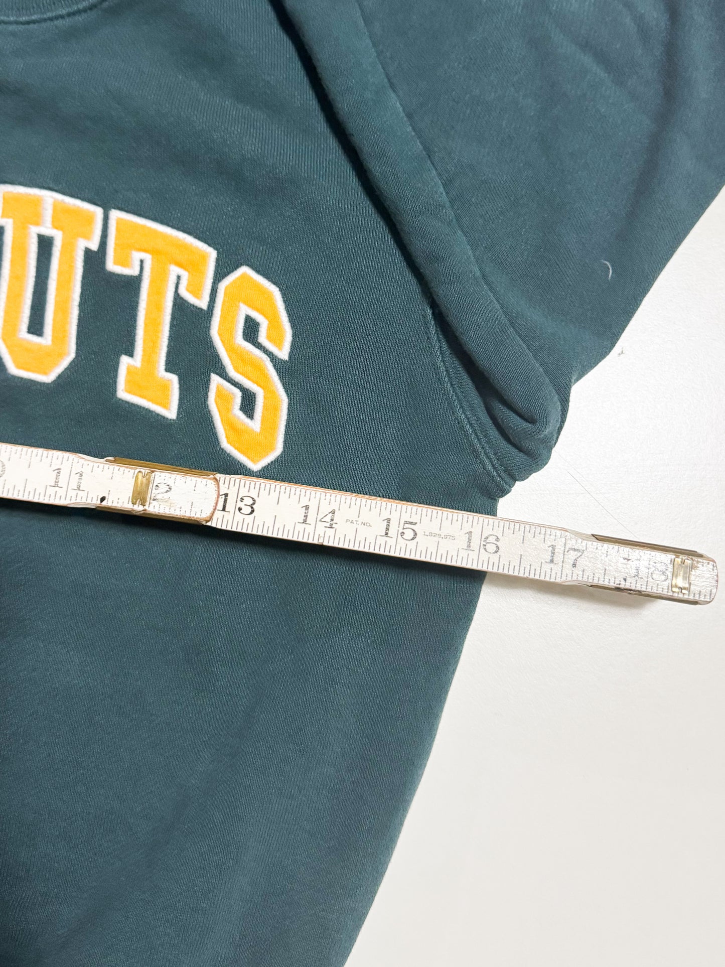 UT Peanuts pullover 7-8Y