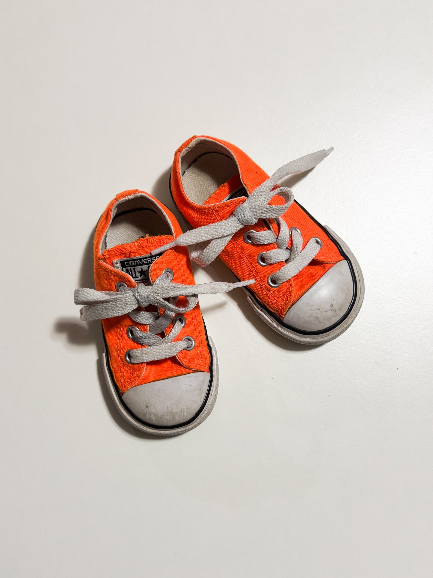 Chuck Taylor’s size 5 US