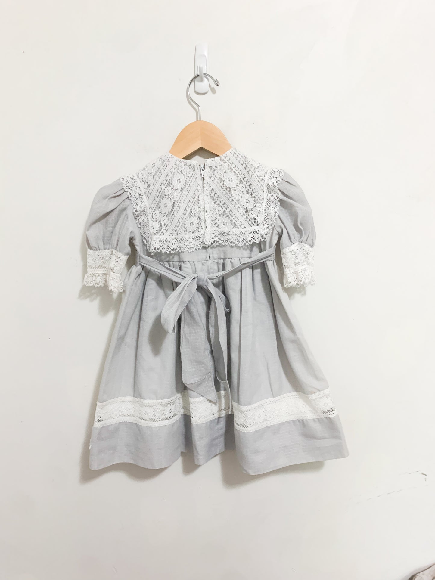 Vintage Elen Henderson Lace Trim Dress 3-4 years