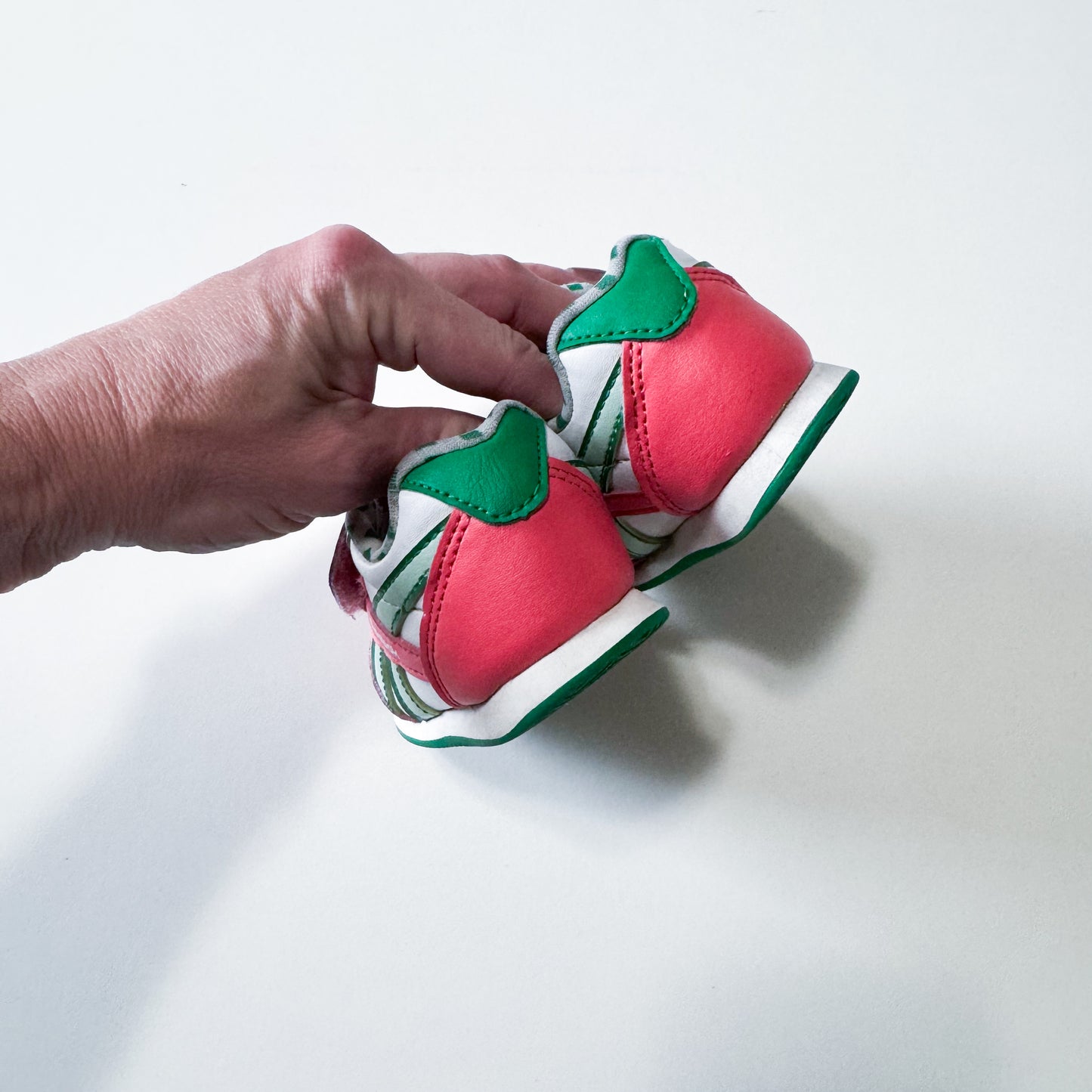 Reebok Watermelon Jog 2.0 Velcro Sneakers size 5 Toddler