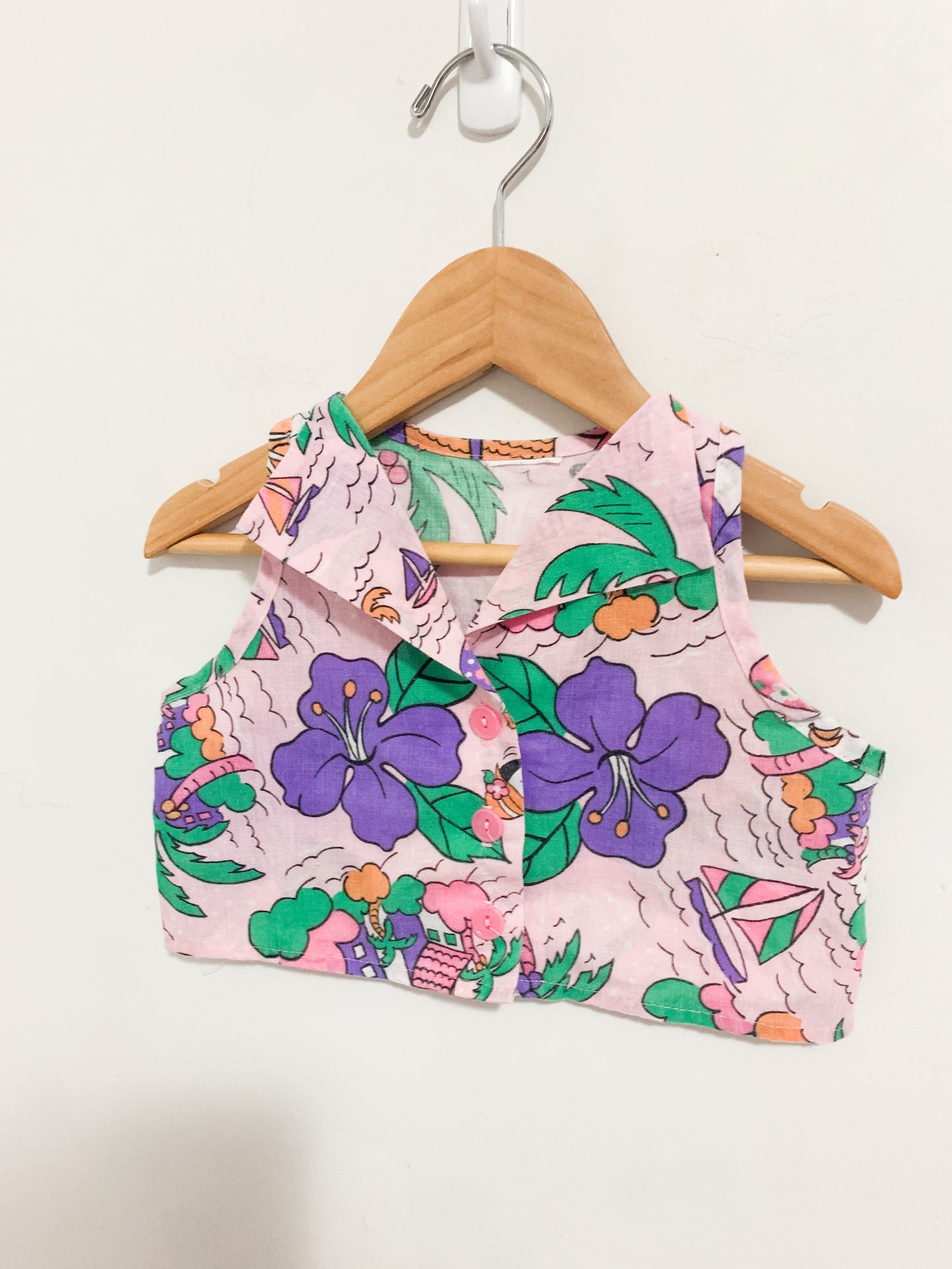 Vintage Cotton Beachy Crop Top
Size 2-3 years