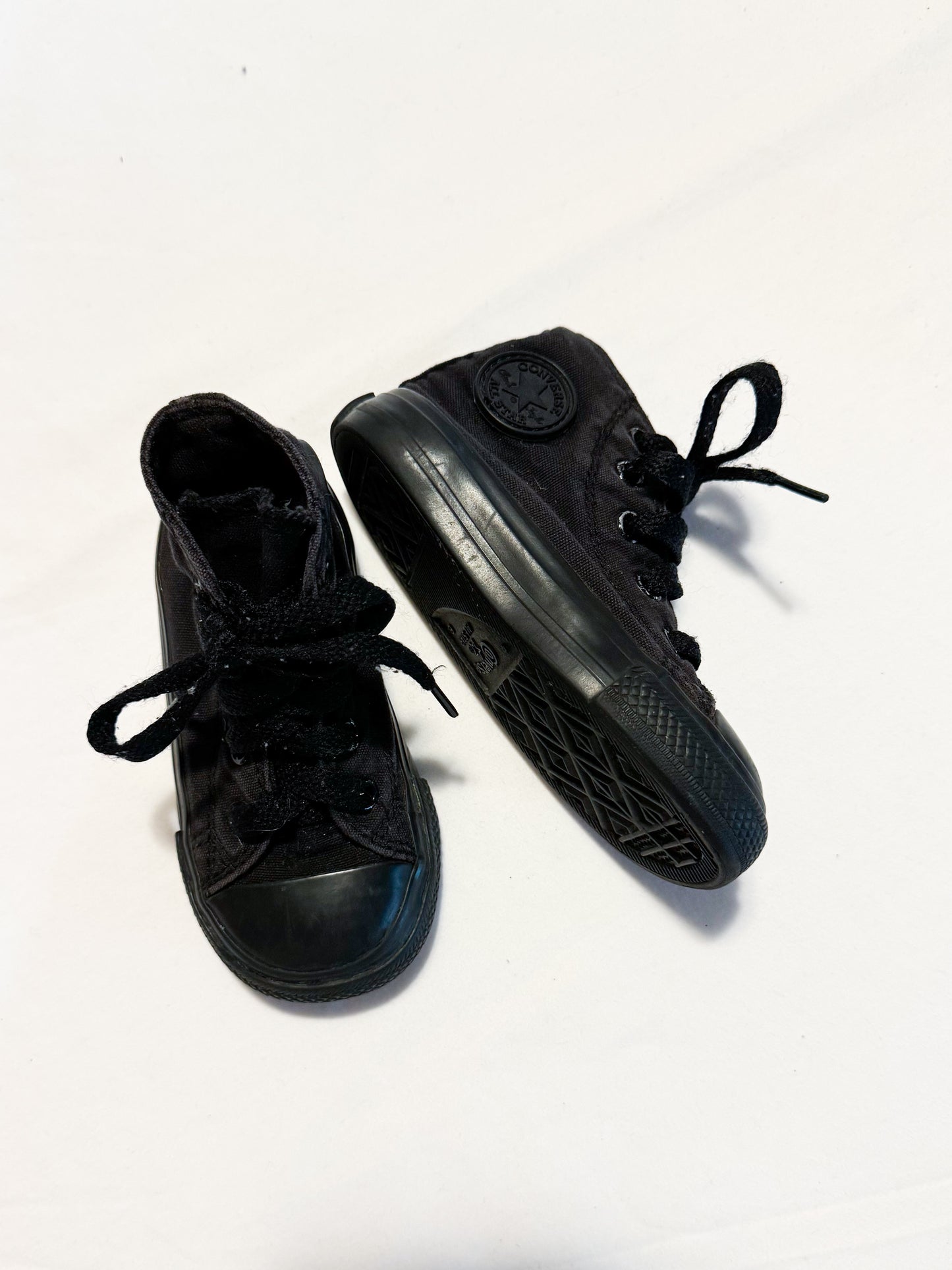 Converse Chuck Taylor All Black High-Tops 6US