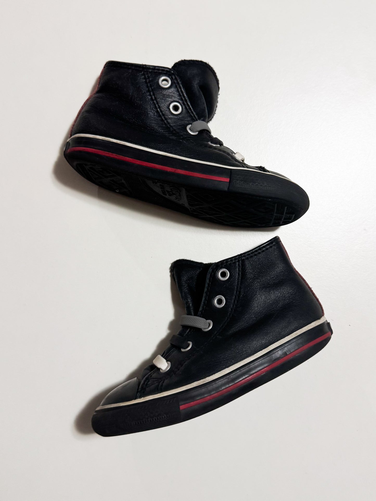 Chuck Taylor Hightops size 8 US