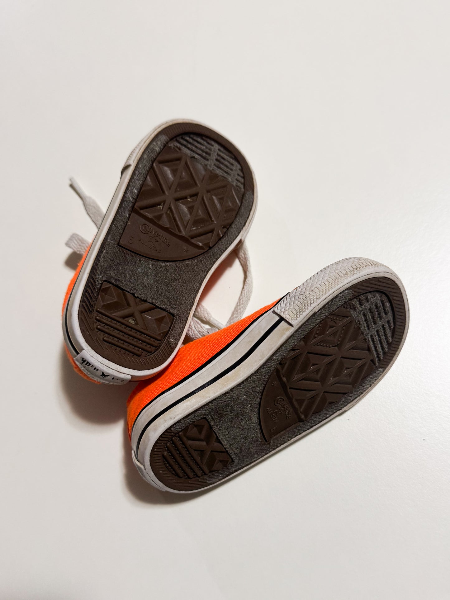 Chuck Taylor’s size 5 US