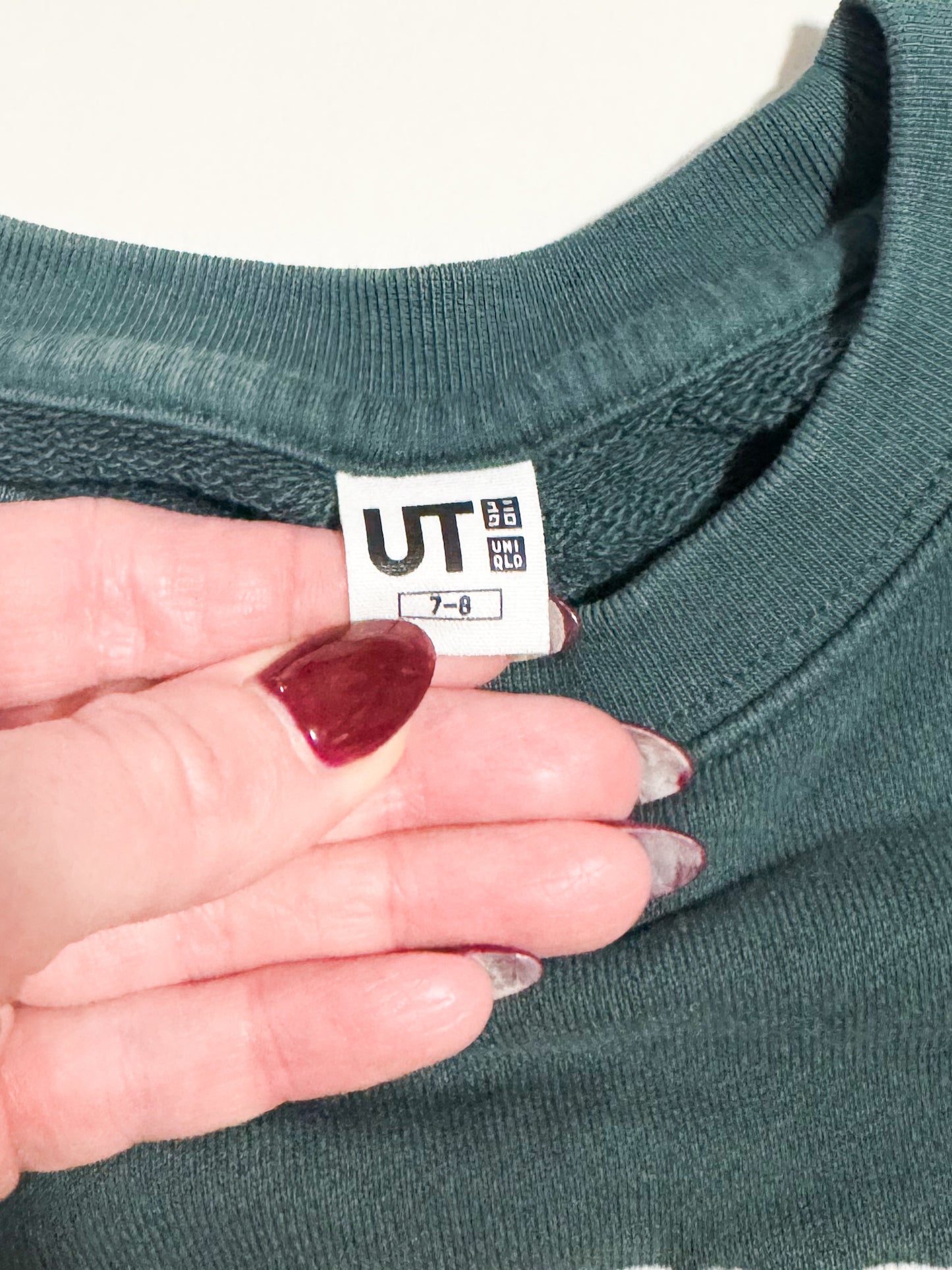 UT Peanuts pullover 7-8Y