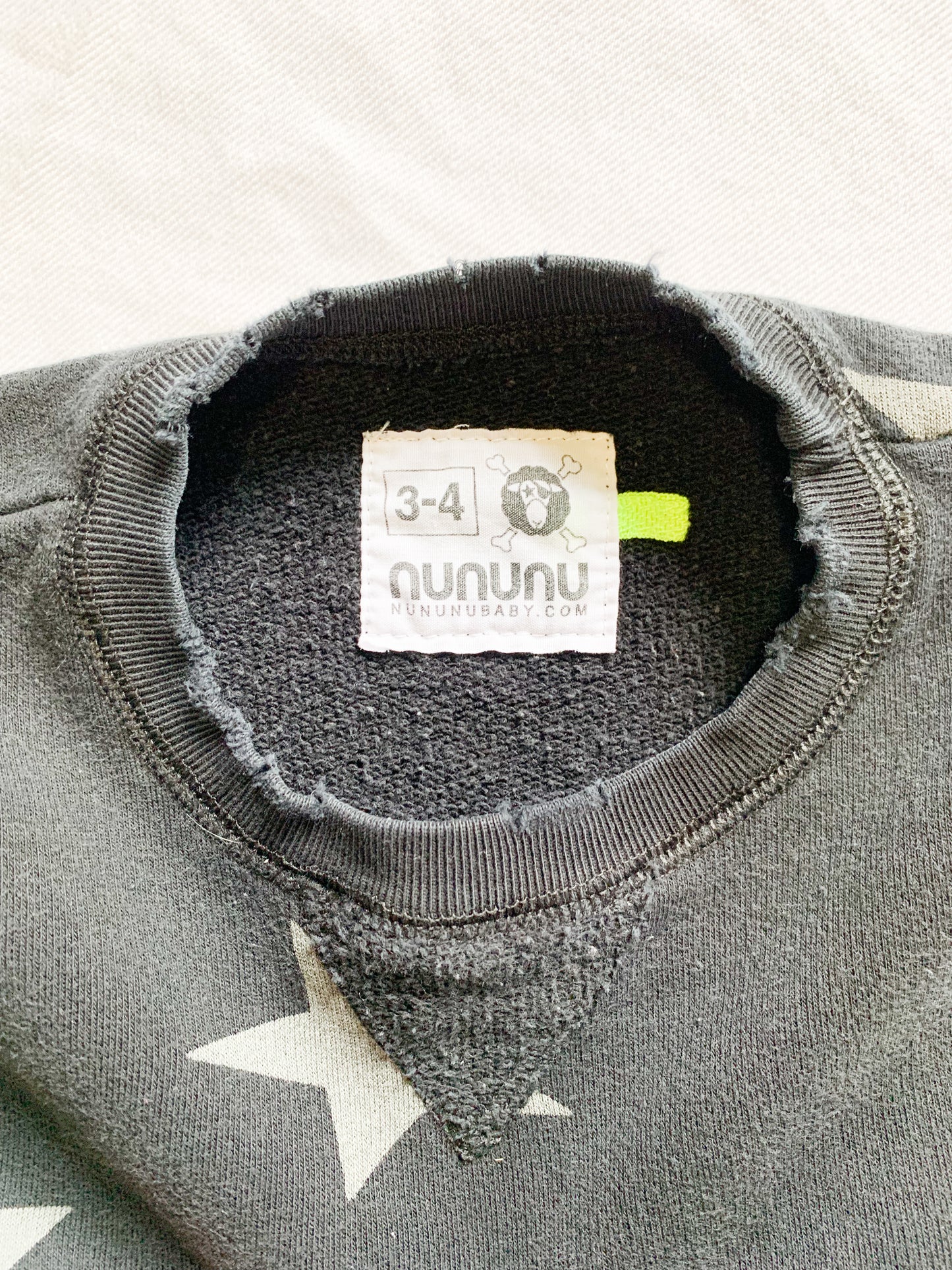 Nununu Star Distressed Sweatshirt 3-4 years